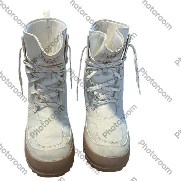 UGG Women's Lug Boot White, Size 9.5, - Picture 3 of 12